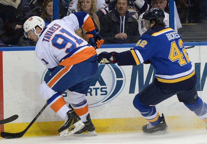 Bauer Supreme TotalOne MX3 vs. CCM Tacks Ice Skates Discount Hockey